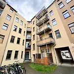 Premium Apartment In Magdeburg Stadtfeld Ost Mit 2 Schlafzimmern & Stellplatz